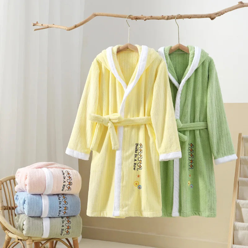 Autumn And Winter Coral Fleece Bathrobes, Boys And Girls Absorb Water Fast-Drying Capes, And Can Wear Swim Dressing Gowns