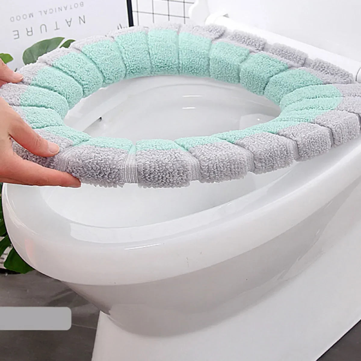 Universal Toilet Seat Cover Winter Warm Soft WC Mat O-shaped Bathroom Cushion with Handle winter Keep Warm Bathroom Accessories